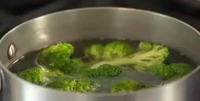 養玫瑰用自制的10種肥料，可以讓病蟲遠離，還能省下不少錢