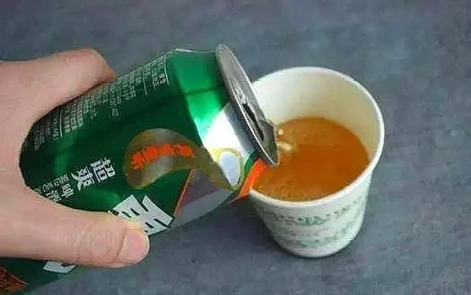 發財樹長不好?每月喂幾口「小酒」,不腐根不黃葉,嫩芽竄不停!