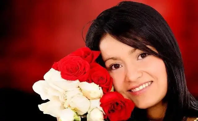 玫瑰花枯萎了,得知原因後一個舉動讓玫瑰開花壓彎枝,花友必看