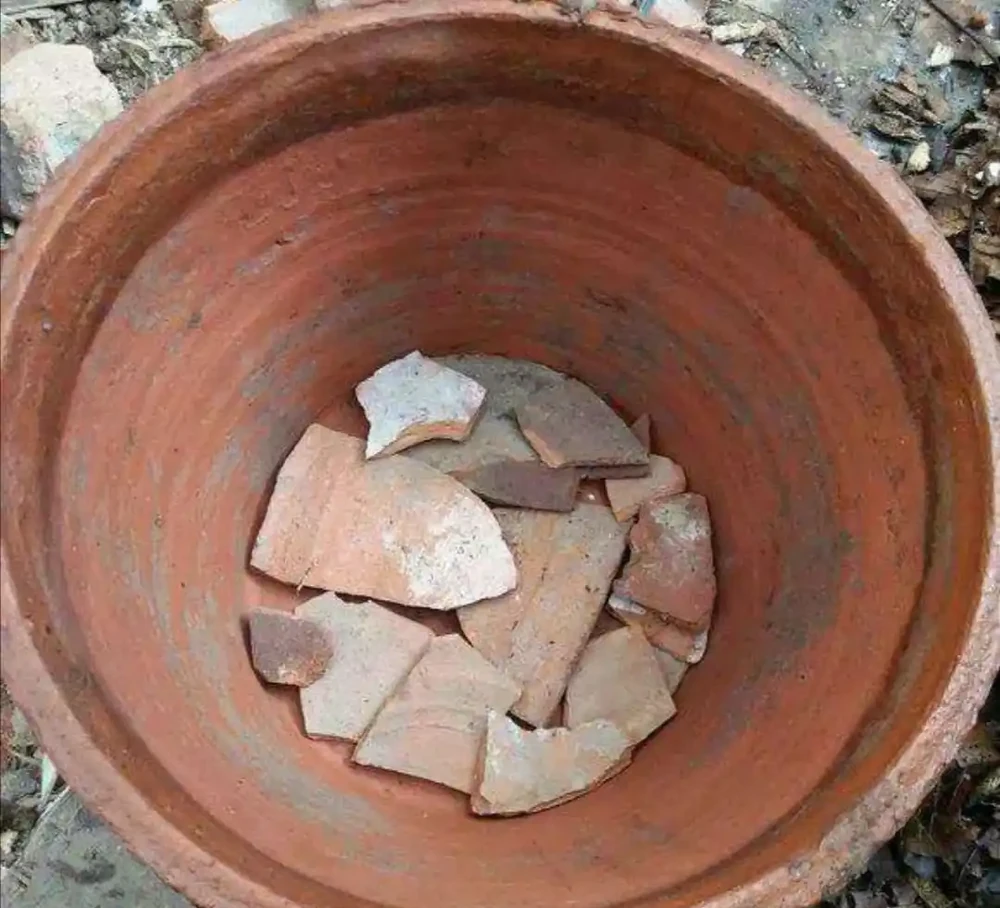 家中養花,4種材料墊盆底,排水、透氣,避免花卉腐根