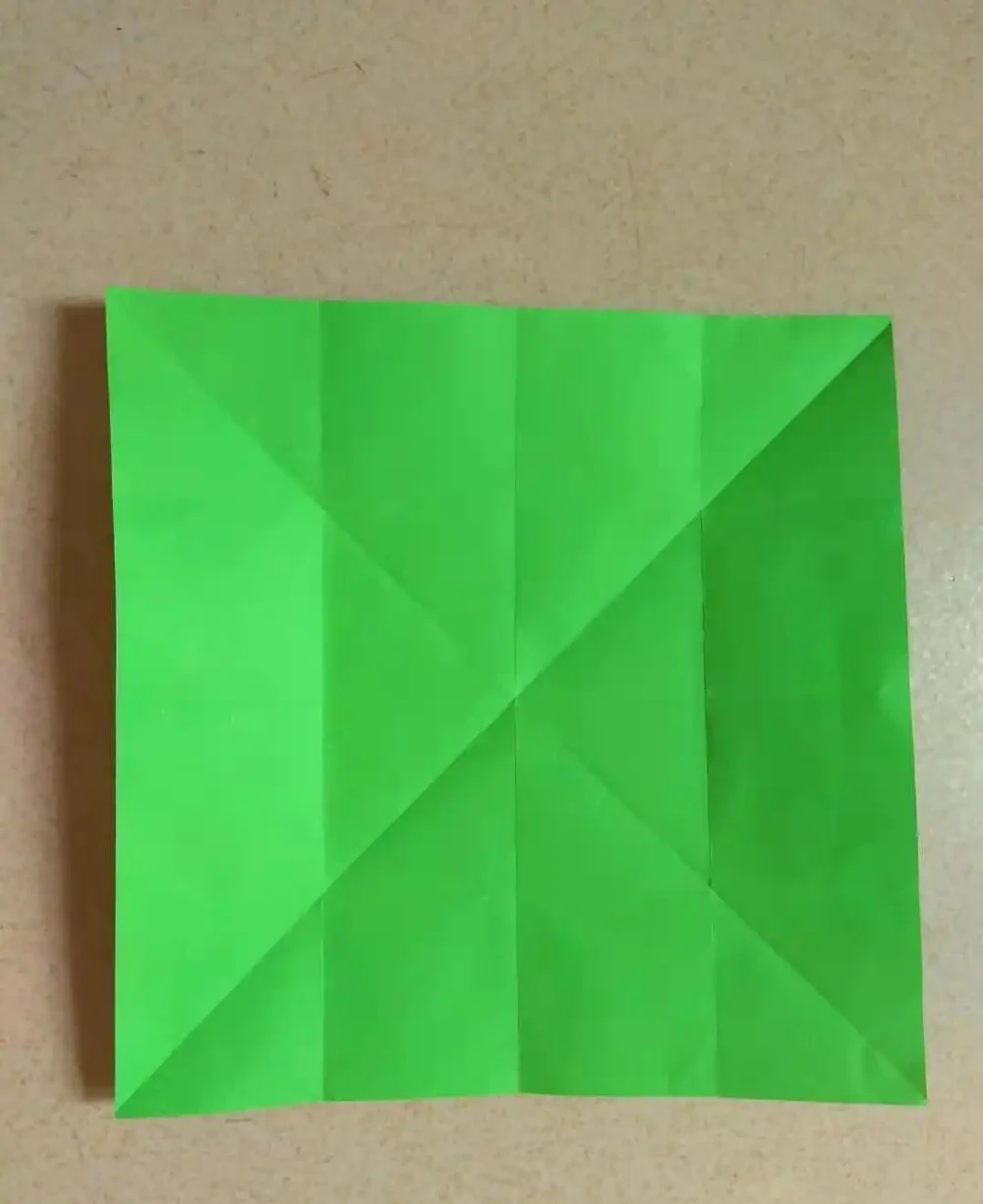 手工摺紙:用一張紙就能折玫瑰花葉子,關鍵是成品還這麼形象逼真