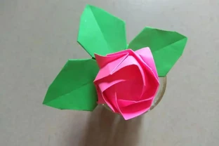 手工摺紙：用一張紙就能折玫瑰花葉子，關鍵是成品還這麼形象逼真