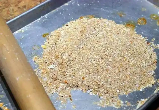 給黃金葛「只澆水」永遠也養不好！用上3種肥料，葉子油綠、向外冒