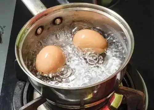 2種「垃圾水」,黃金葛最愛喝,澆一澆枝葉瘋長,盆盆爆滿!