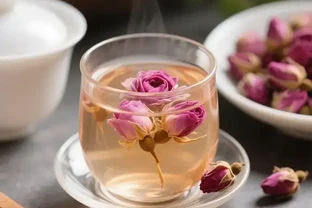泡玫瑰花茶的水溫多少度？玫瑰花茶搭配什麼喝合適？看完就懂了！