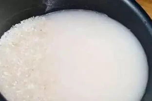 淘米水澆花反害花蔫？3個步驟用對，花開滿盆！