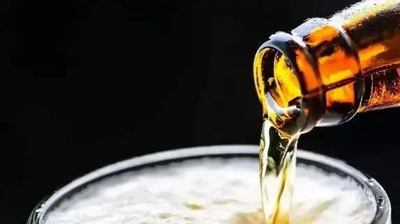 啤酒澆花真管用?兩招讓花開滿盆,鄰居都來偷師!
