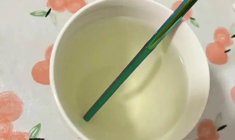 「長根水」不用買，家家廚房都有，給花澆一點，根壯又葉綠，省錢還實用！